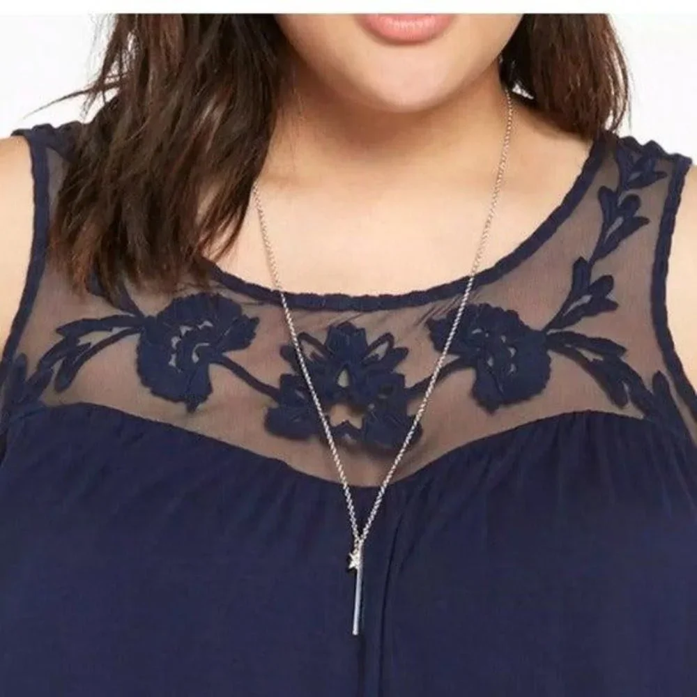 Torrid Navy Blue Floral Embroidered Mesh Yoke Sleeveless Babydoll Top Size 2 NWT - Picture 2 of 6